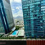 Bgc 1Br Unit Linked To Uptown Mall With Own Parking