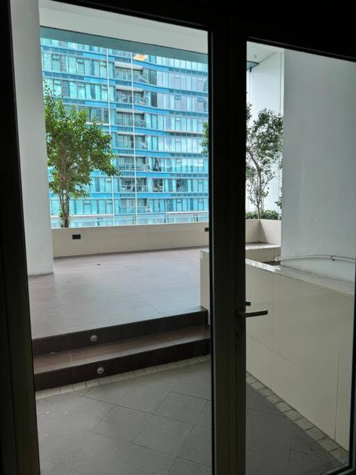 Bgc 1br Unit Linked To Uptown Mall With Own Parking Manila
