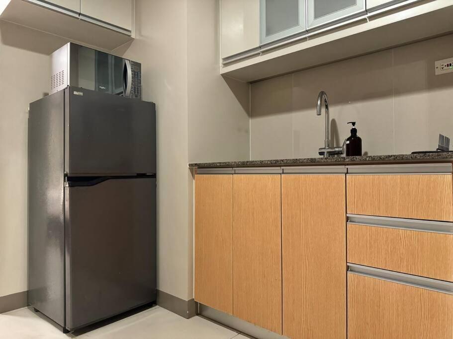 Apartment Bgc 1br Unit Linked To Uptown Mall With Own Parking Manila