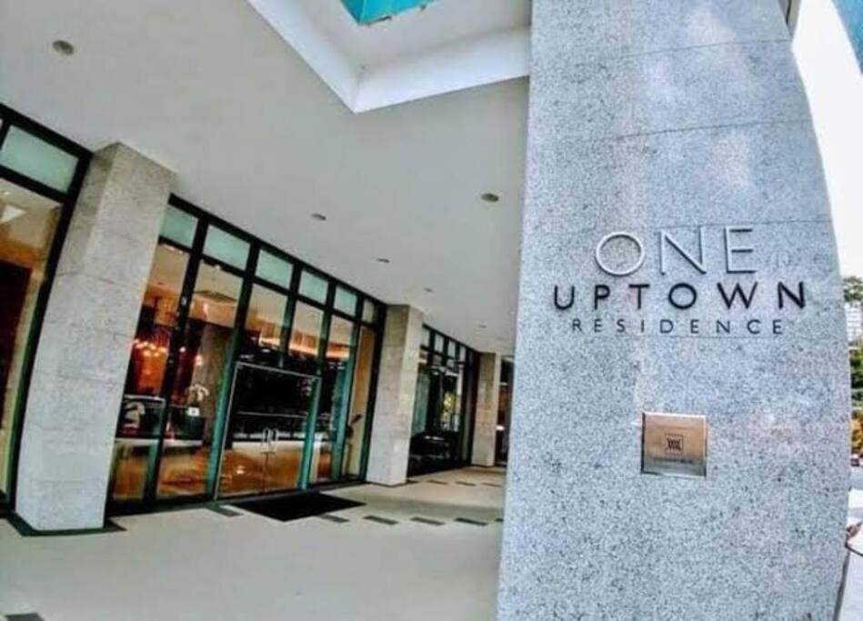 Bgc 1br Unit Linked To Uptown Mall With Own Parking * Manila
