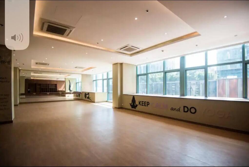 Bgc 1br Unit Linked To Uptown Mall With Own Parking Manila
