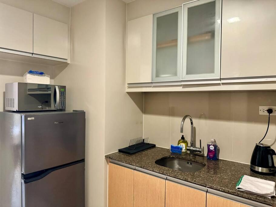Bgc 1br Unit Linked To Uptown Mall With Own Parking *
