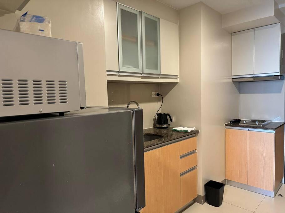 Apartment Bgc 1br Unit Linked To Uptown Mall With Own Parking