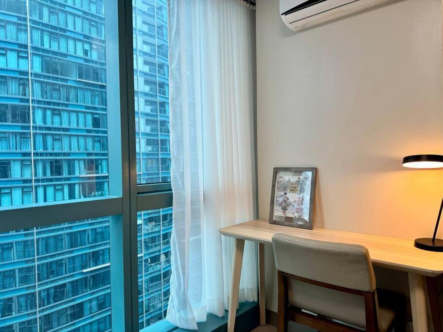 Apartment Bgc 1br Unit Linked To Uptown Mall With Own Parking Manila